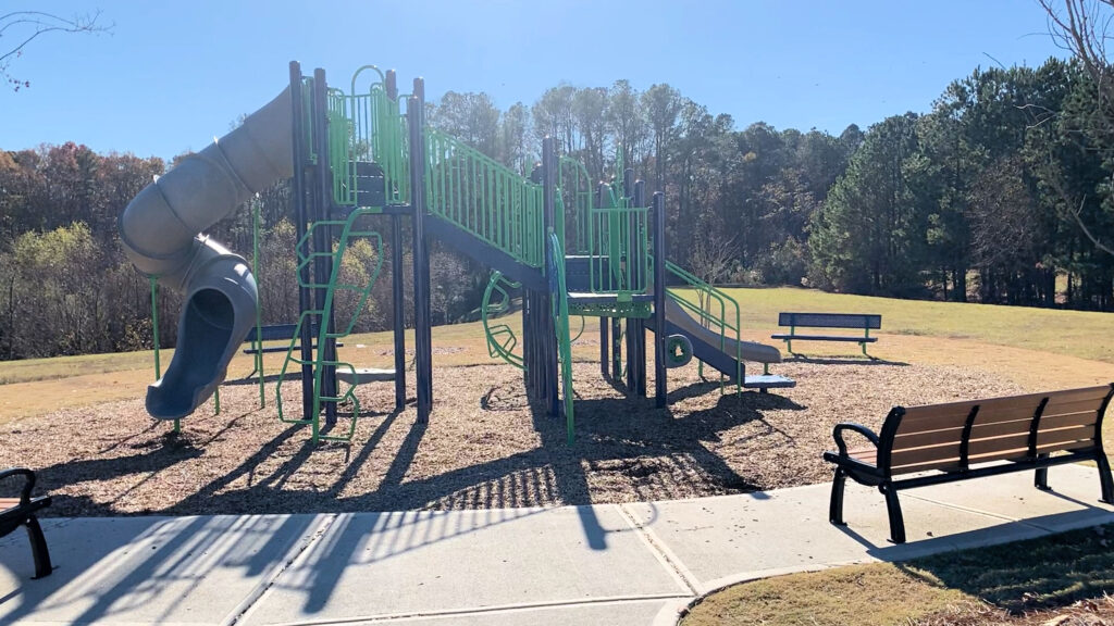 Hidden Valley, Fuquay-Varina, NC amenities include clubhouse, pool, athletic field, parks, pond, community garden and a dog park.