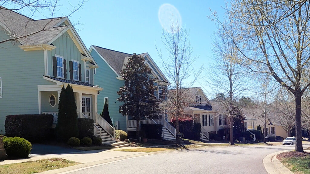 Sunset Oaks in Holly Springs is known for its beautiful streetscapes